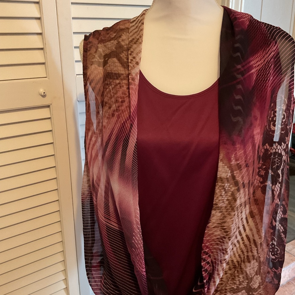 DressBarn Sleeveless Twist-Front Women's Top in Burgundy Pink - Picture 2 of 5